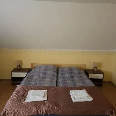 Fenyves Apartment